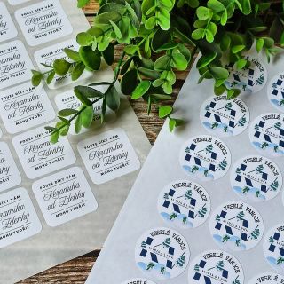 Text na přání nebo logo upravené na Vánoční motiv není u nás problém 🌿🤍🎄 Děkuji Vám za důvěru. #samolepky #etikety...